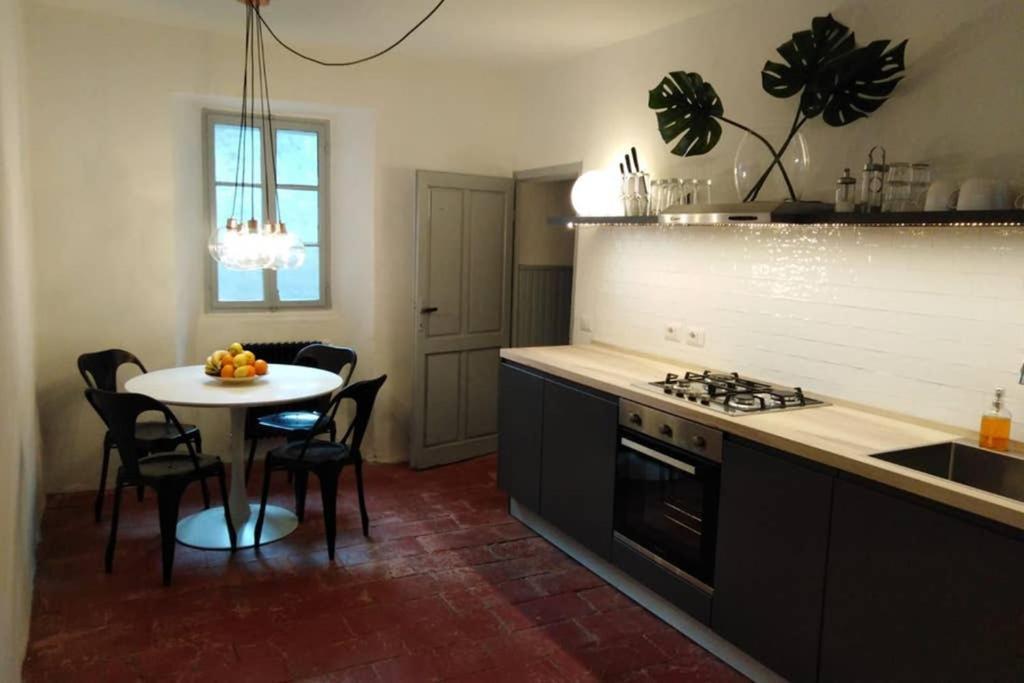Rocks Apartment Colonno Екстериор снимка