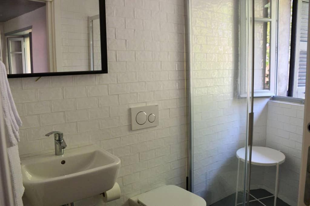 Rocks Apartment Colonno Екстериор снимка