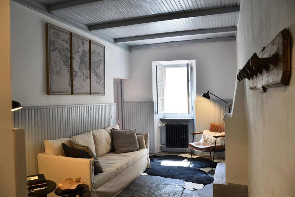 Rocks Apartment Colonno Екстериор снимка